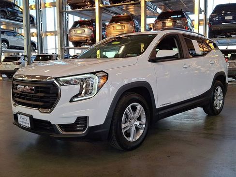 Used 2022 GMC Terrain SLE w/ Driver Convenience Package image 6