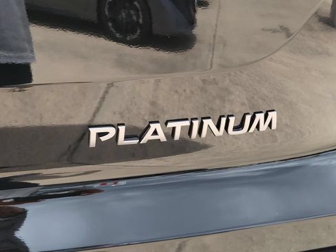 New 2026 Nissan Pathfinder Platinum FWD image 10