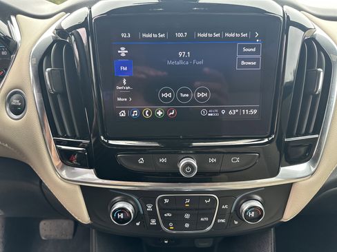 Used 2023 Chevrolet Traverse LT image 30