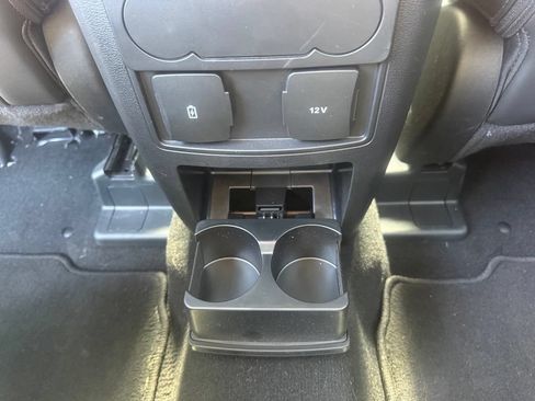 Used 2024 Ford Explorer XLT w/ Equipment Group 202A AWD/4WD image 37