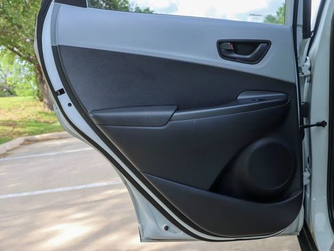 Used 2020 Hyundai Kona SEL FWD image 9