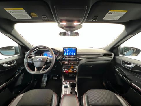 Used 2025 Ford Escape ST-Line Select image 9