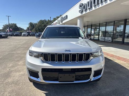 Used 2023 Jeep Grand Cherokee L Limited image 2