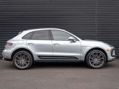 Certified 2026 Porsche Macan AWD/4WD image 28
