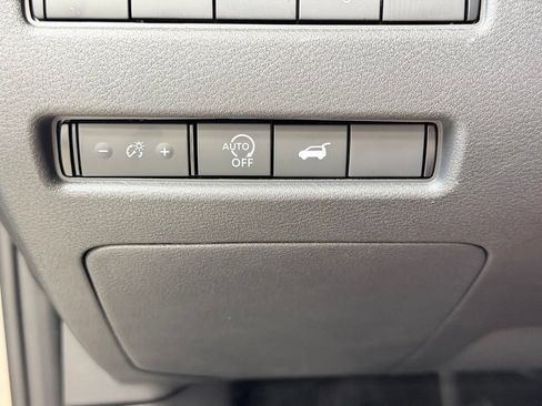 Used 2026 Nissan Rogue Platinum w/ Platinum Premium Package AWD/4WD image 40