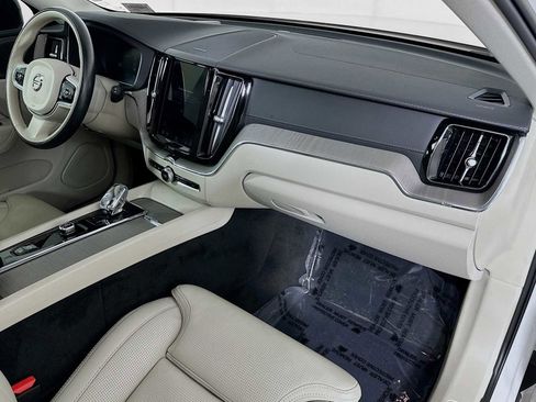 Used 2023 Volvo XC60 B5 Ultimate w/ Climate Package FWD image 28