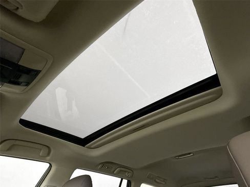 Used 2023 Lexus GX 460 Premium image 24