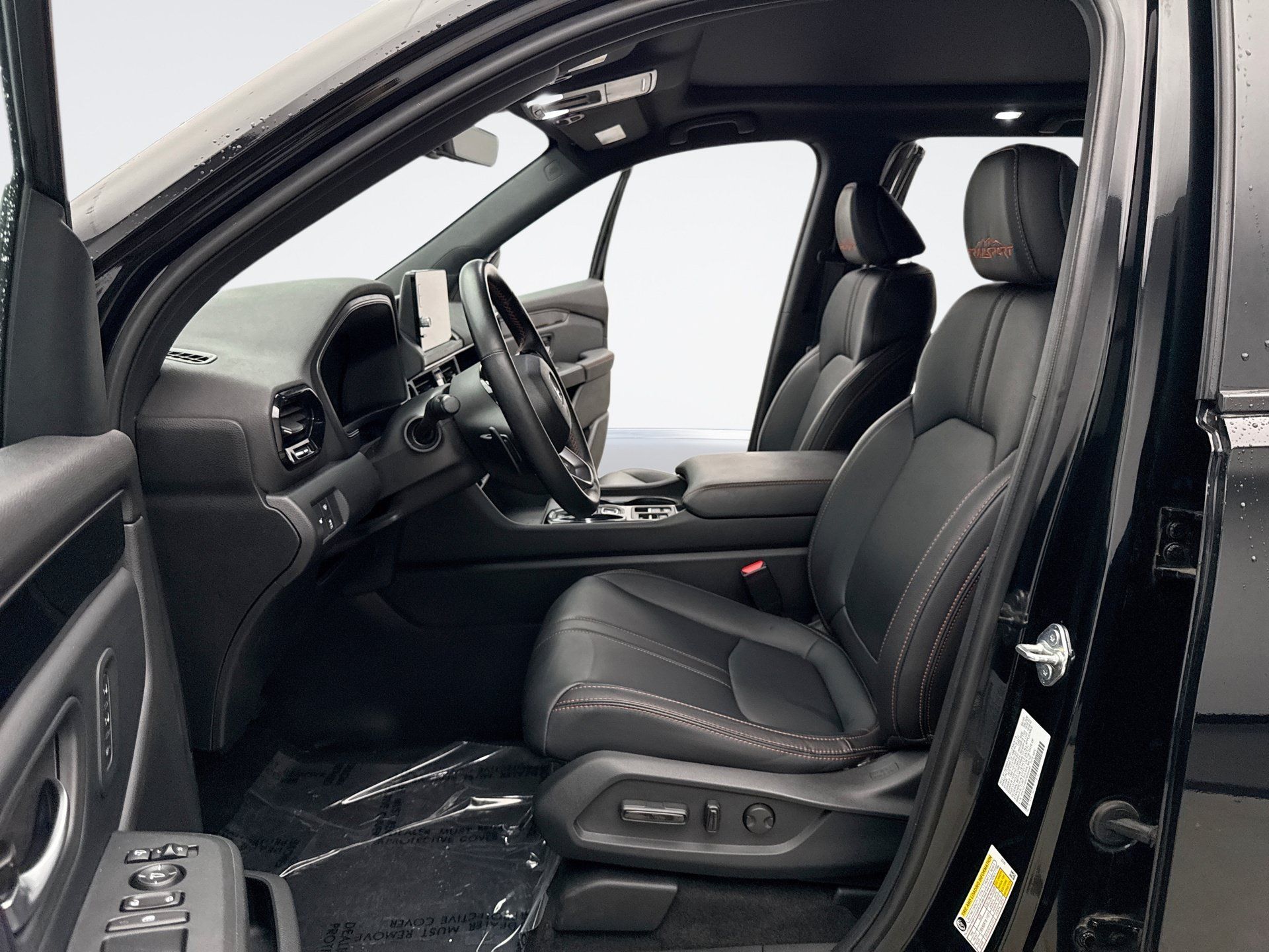 Used 2023 Honda Pilot TrailSport image 13