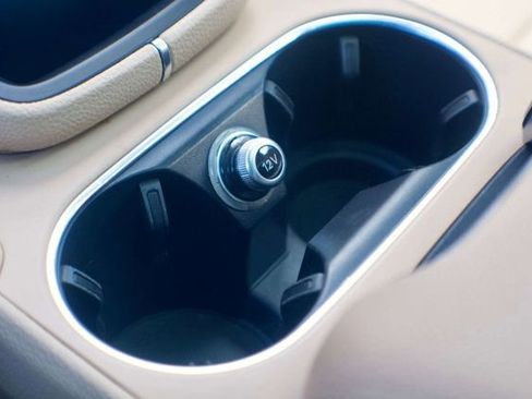 Used 2023 Porsche Cayenne image 31