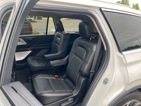 Used 2021 Lincoln Aviator Reserve w/ Equipment Group 202A AWD/4WD image 40