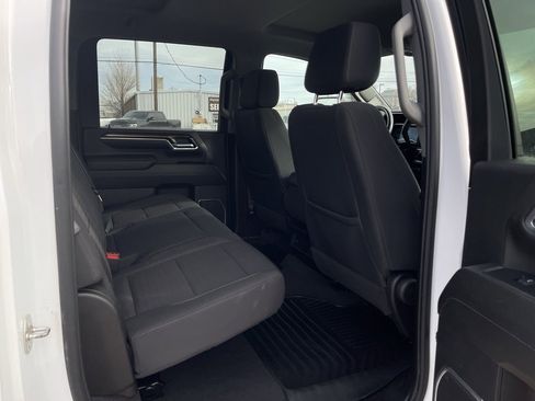 Used 2024 Chevrolet Silverado 2500 LT image 15