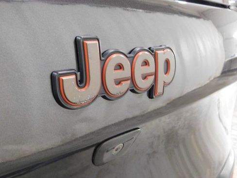 Used 2016 Jeep Cherokee 75th Anniversary image 5