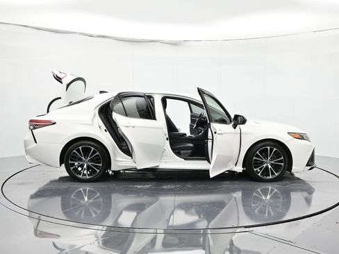 Used 2018 Toyota Camry SE w/ Moonroof Package image 51