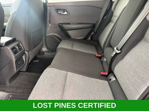 Used 2023 Nissan Rogue SV image 26