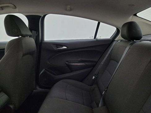 Used 2018 Chevrolet Cruze LS FWD image 18