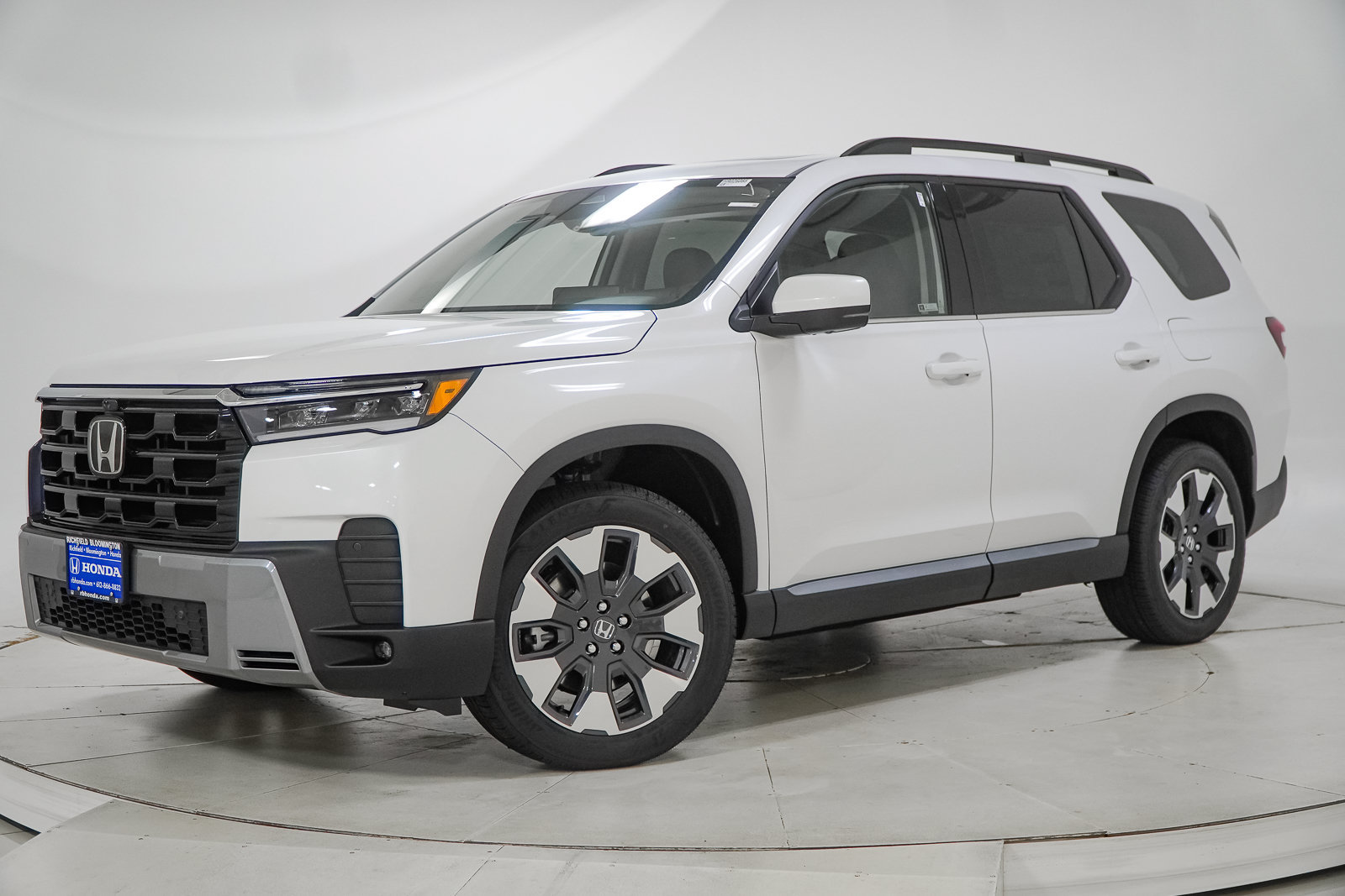 New 2026 Honda Pilot Touring image 1