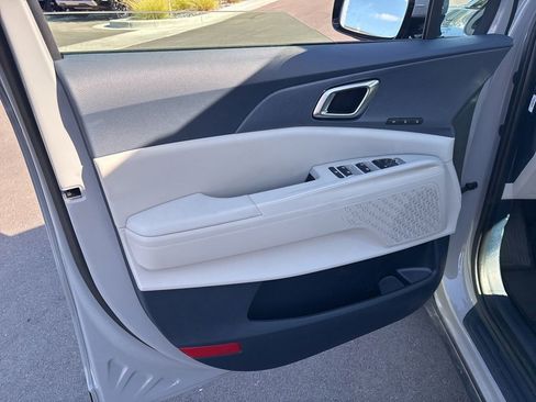 Certified 2026 Kia Carnival SX FWD image 5