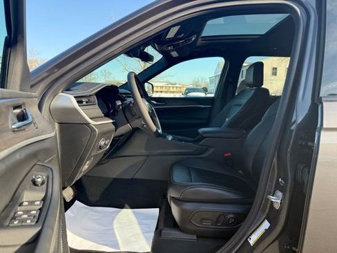 New 2026 Jeep Grand Cherokee Limited w/ Limited Altitude Package image 21