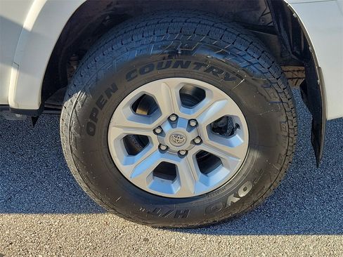 Used 2023 Toyota 4Runner SR5 image 5