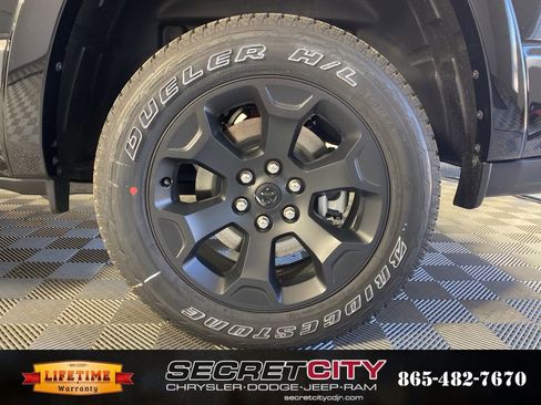 New 2026 RAM 1500 Big Horn AWD/4WD image 9