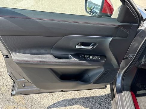 Certified 2025 Nissan Kicks SR AWD/4WD image 10