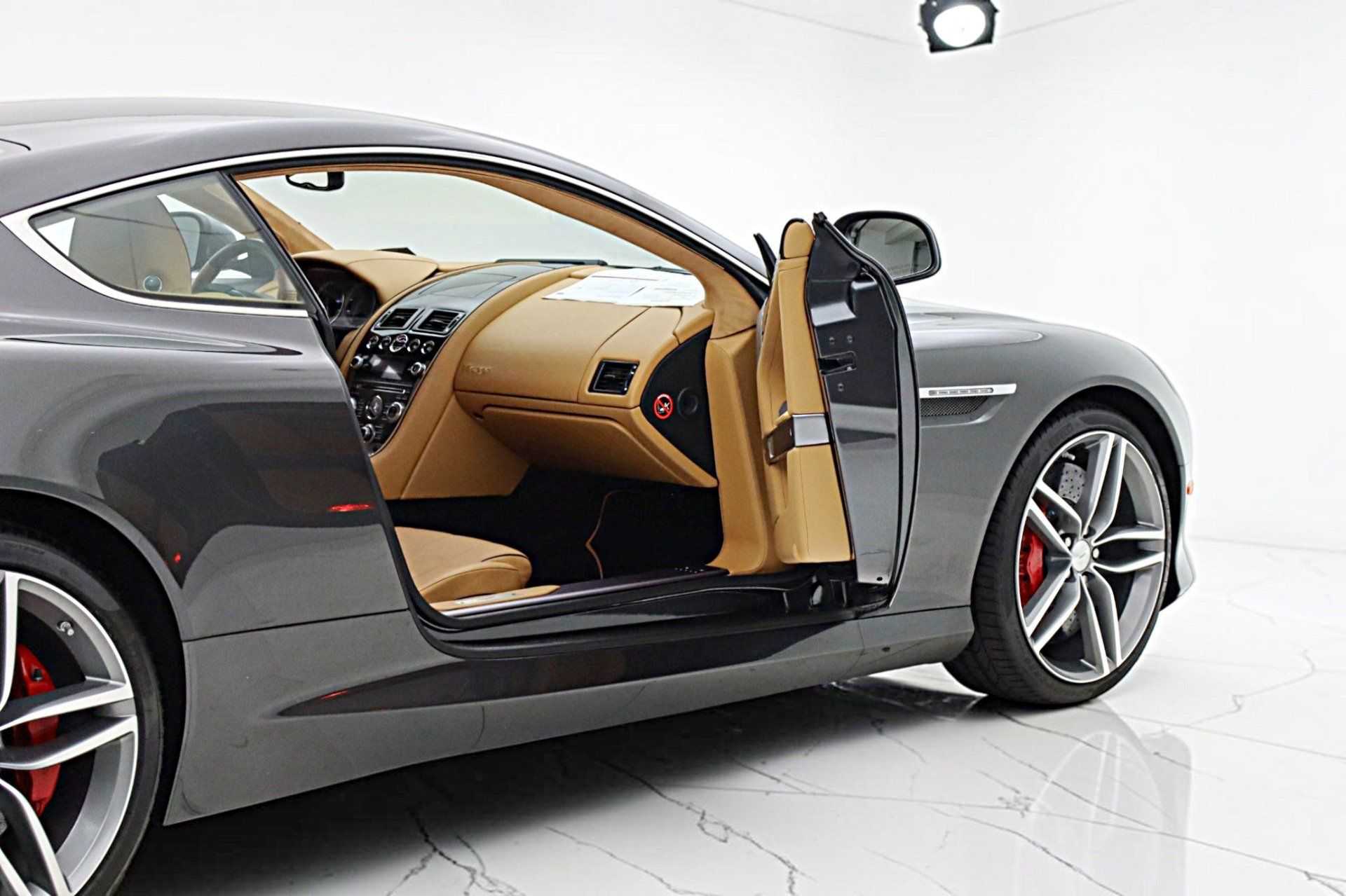 Used 2012 Aston Martin Virage Coupe RWD image 12
