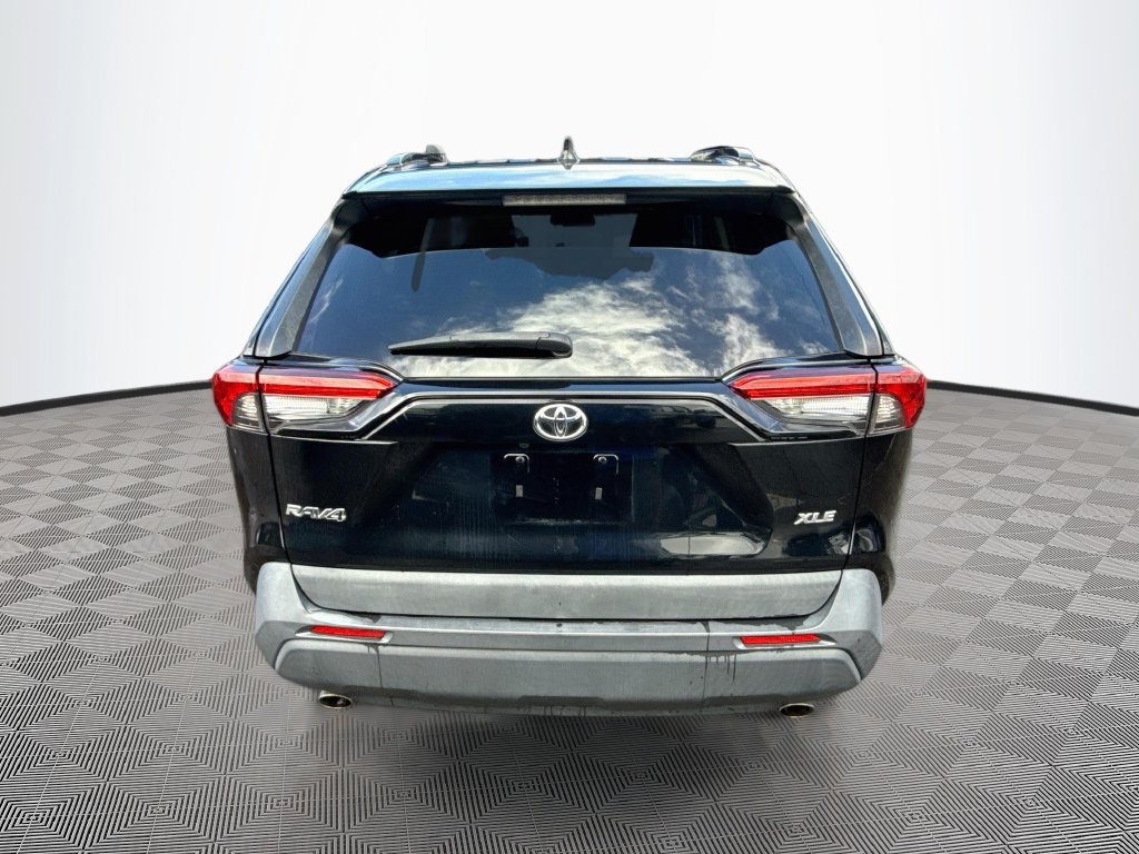 Used 2021 Toyota RAV4 XLE Premium FWD image 7