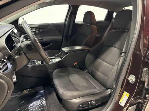Used 2020 Chevrolet Malibu LT image 24