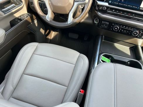 Used 2024 Chevrolet Silverado 2500 LTZ w/ LTZ Convenience Package image 14