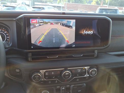 New 2025 Jeep Wrangler Unlimited Rubicon w/ Technology Group image 16