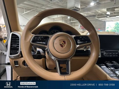Used 2017 Porsche Cayenne AWD/4WD image 16