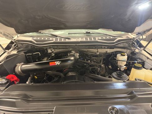 Used 2019 Ford F250 Lariat w/ Chrome Package image 26