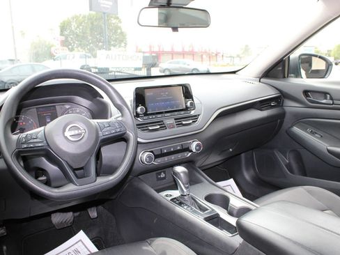 Used 2024 Nissan Altima 2.5 S FWD image 15