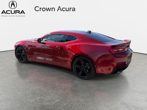 Used 2018 Chevrolet Camaro LT RWD image 4