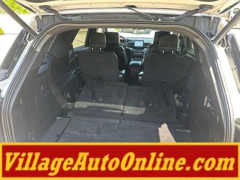 Used 2020 Ford Explorer XLT w/ Equipment Group 202A AWD/4WD image 41