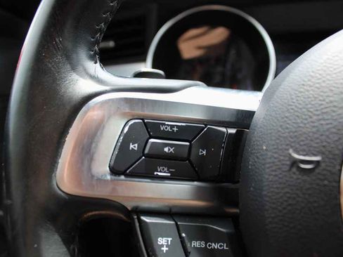 Used 2020 Ford Mustang Premium RWD image 21