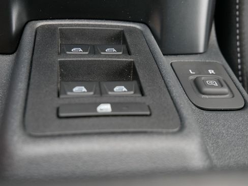 Used 2025 Ford Bronco Outer Banks w/ Sasquatch Package AWD/4WD image 30