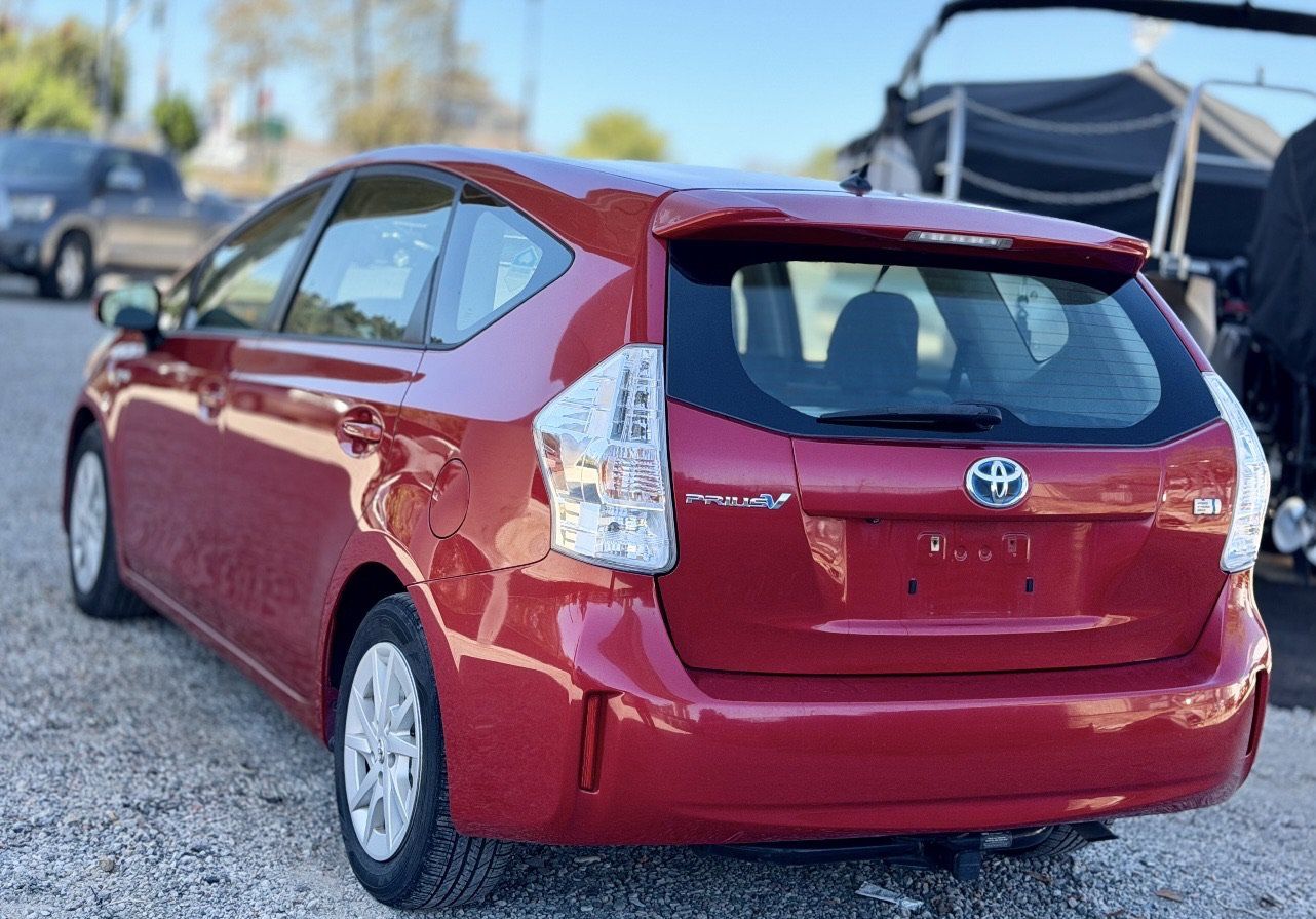 Used 2013 Toyota Prius V Three FWD image 6