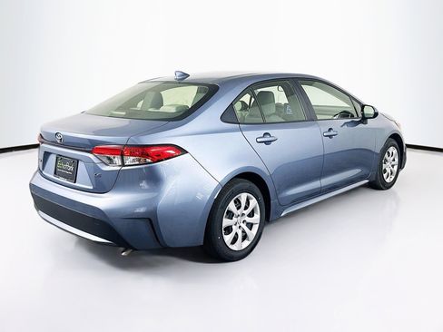 Used 2022 Toyota Corolla LE image 9