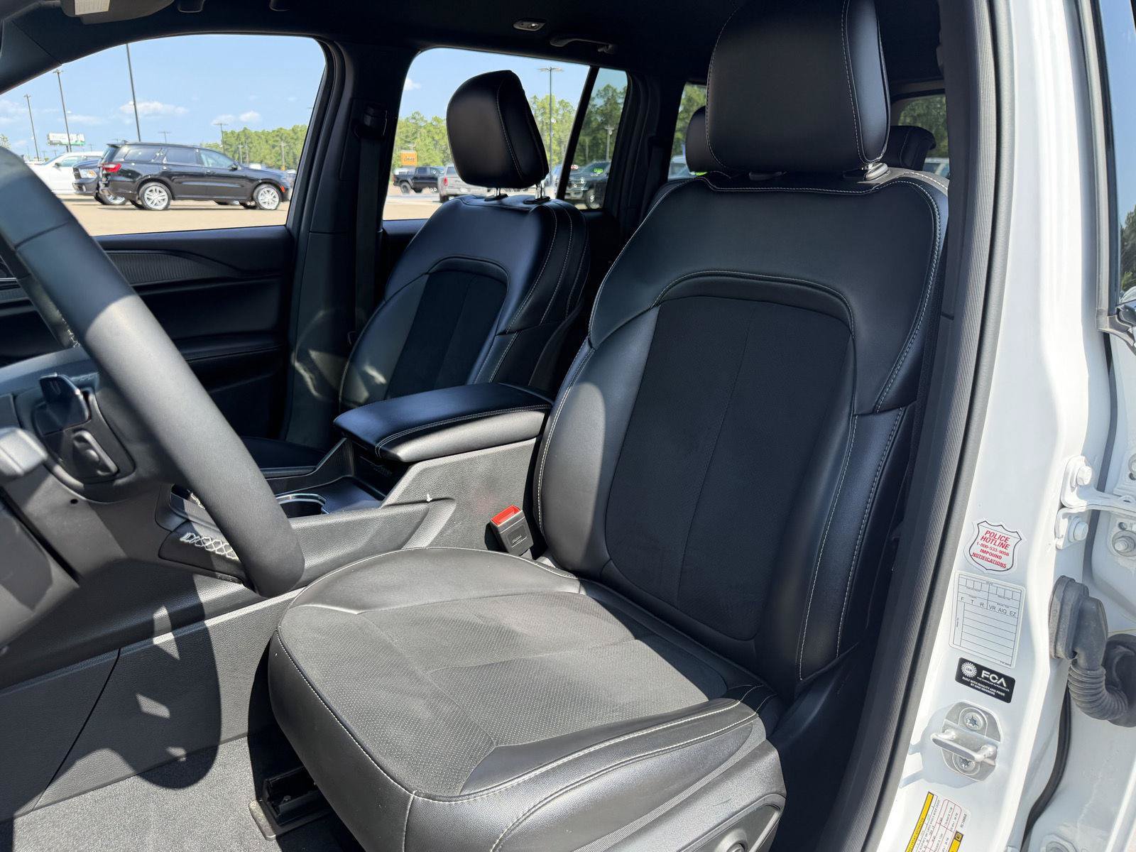 Certified 2024 Jeep Grand Cherokee Altitude AWD/4WD image 17