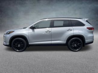 Used 2019 Toyota Highlander SE video 2