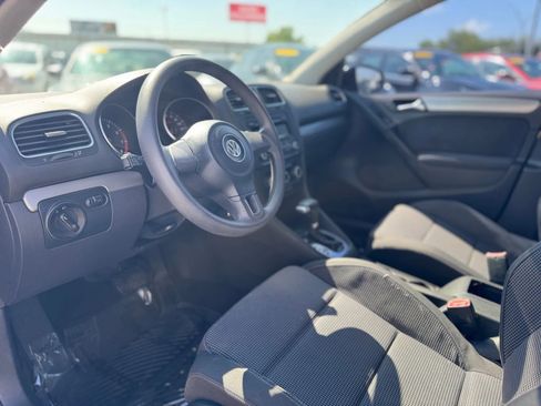 Used 2011 Volkswagen Golf 4-Door image 17