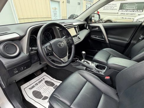 Used 2016 Toyota RAV4 Limited image 4