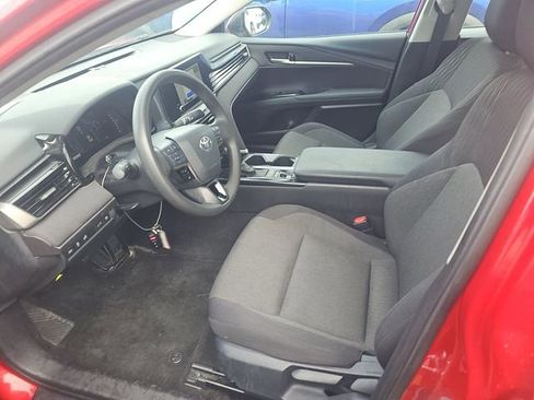 Used 2025 Toyota Camry LE image 7