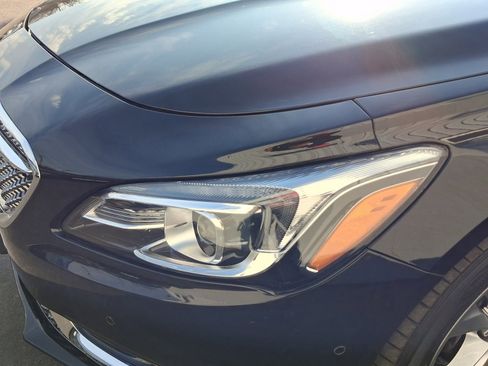 Used 2019 Buick LaCrosse Avenir w/ Driver Confidence Package II image 10