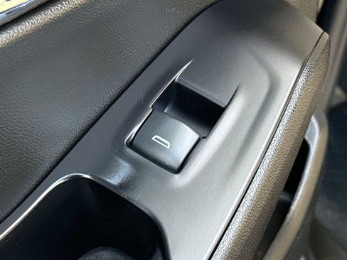Used 2023 Chevrolet Traverse LT AWD/4WD image 32