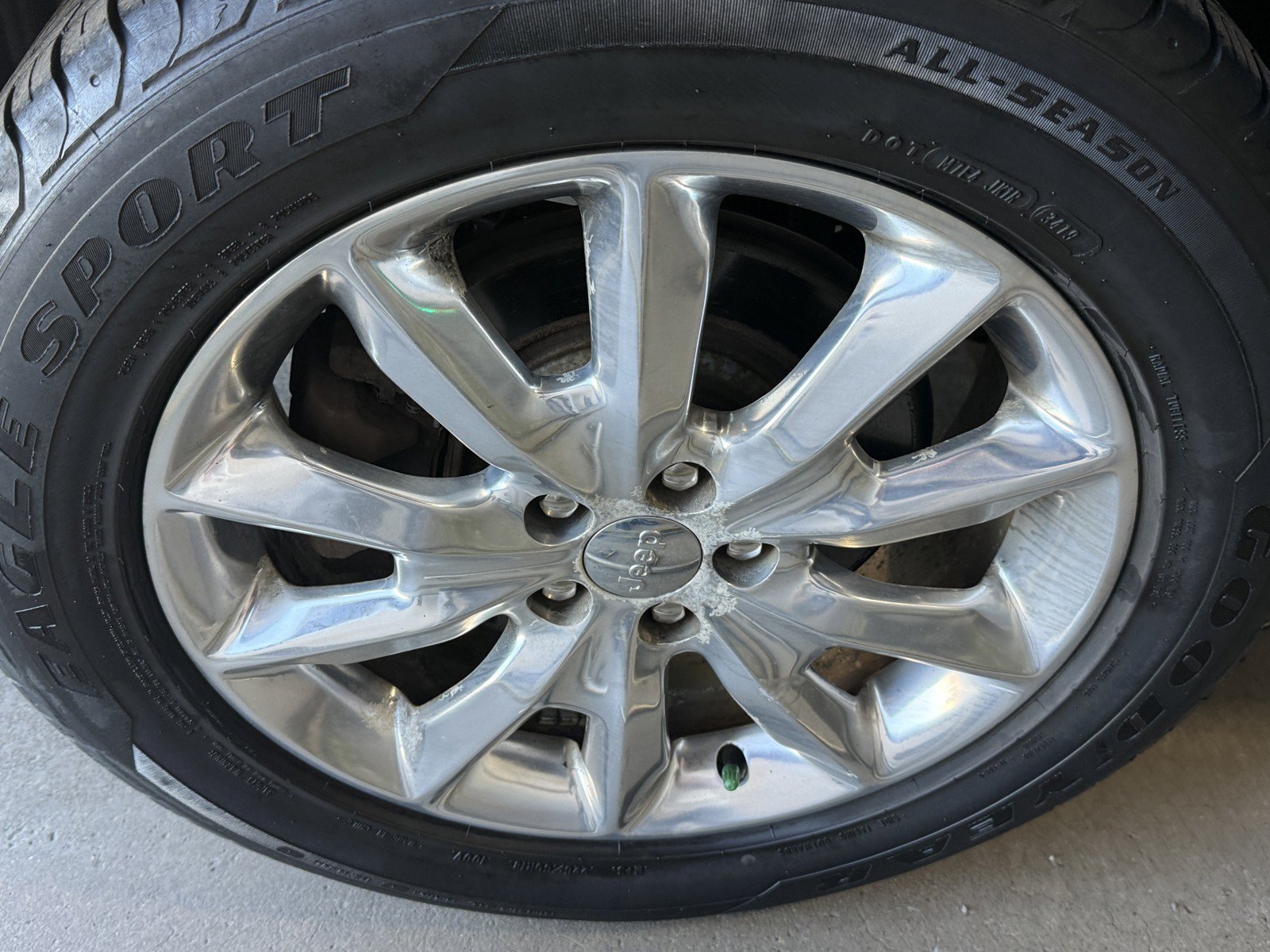 Used 2017 Jeep Cherokee Limited AWD/4WD image 34