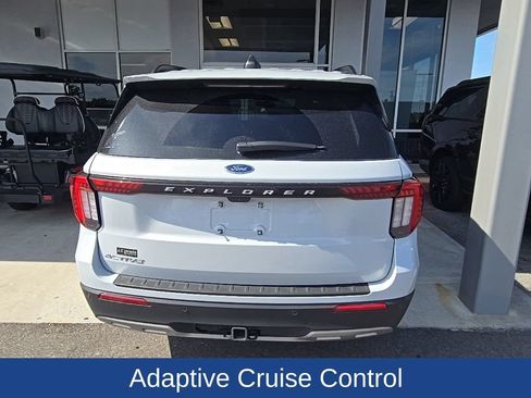 Used 2025 Ford Explorer Active w/ Active Comfort Package RWD image 5