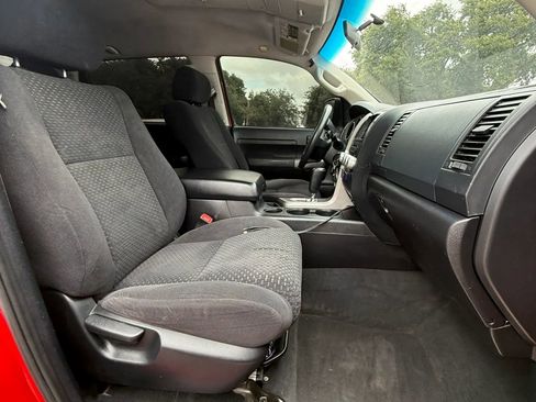 Used 2011 Toyota Tundra 4x4 CrewMax w/ SR5 Pkg image 13