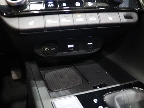 Used 2024 Hyundai Elantra Limited FWD image 26
